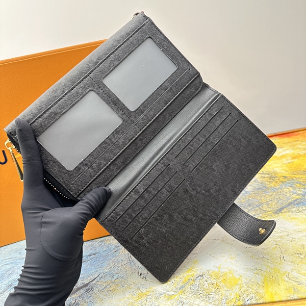 LVコピーウォレット着用イメージ
